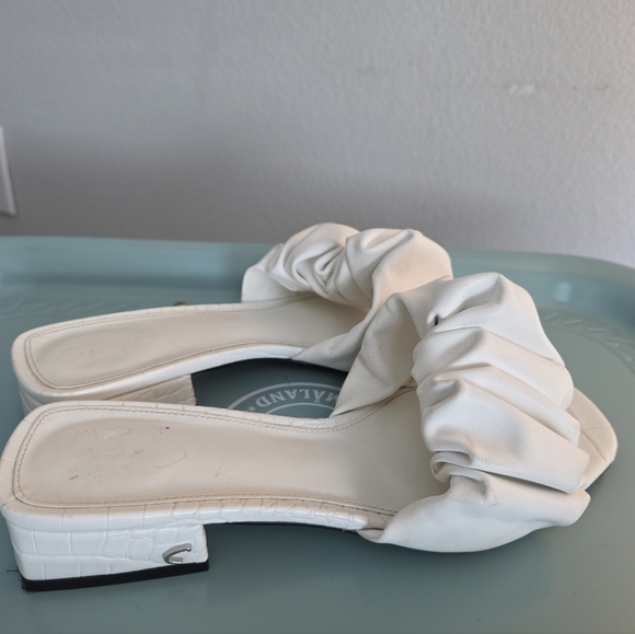 Circus NY by Sam Edelman Janis White Ruffle Heeled Slide Sandal, Size 8 - Picture 3 of 7